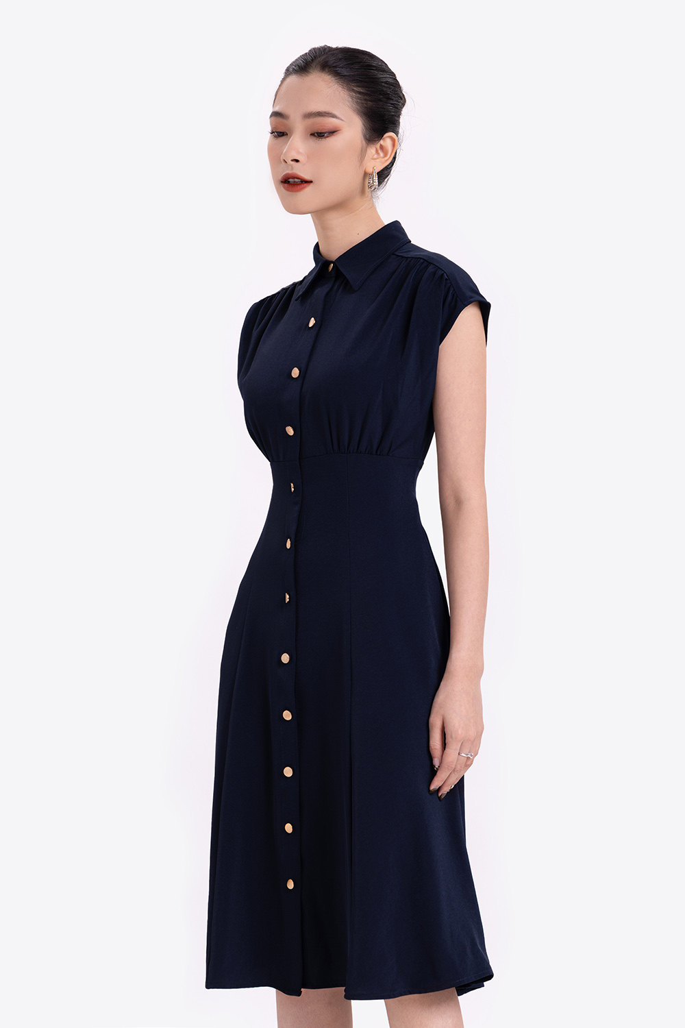 Đầm sơ mi dáng xòe 