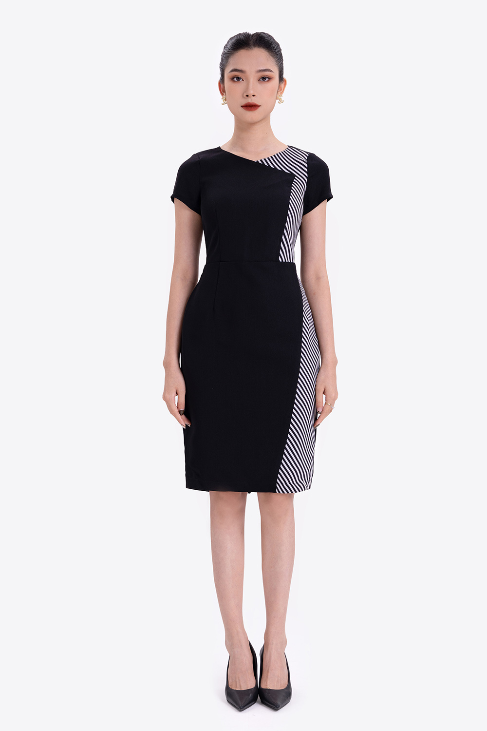 Đầm chữ A phối họa tiết 