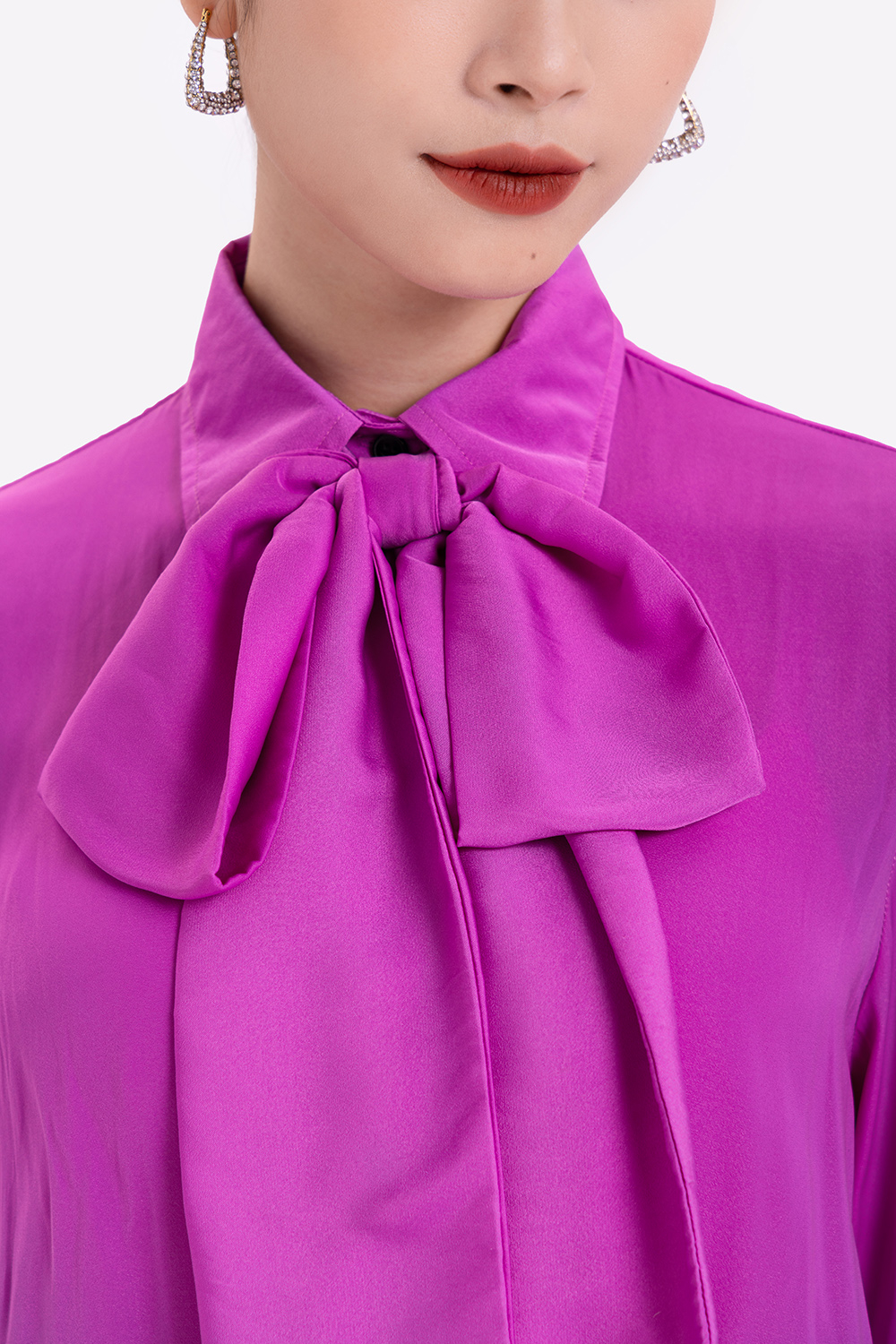 Áo sơ mi dài tay cổ phối nơ 