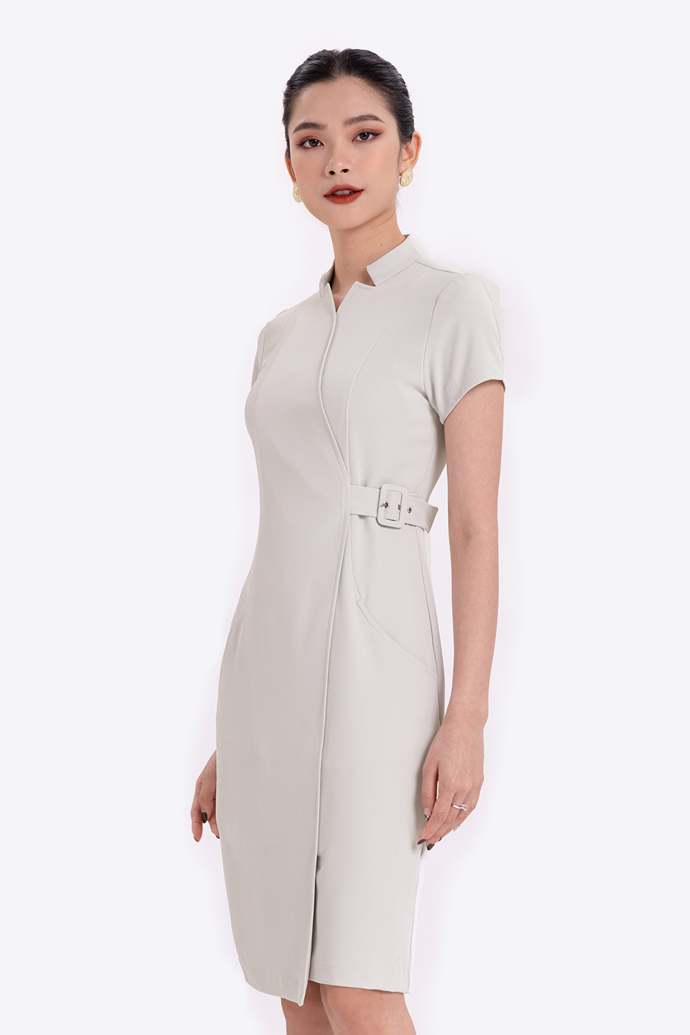 Đầm chữ A cổ trụ cách điệu 