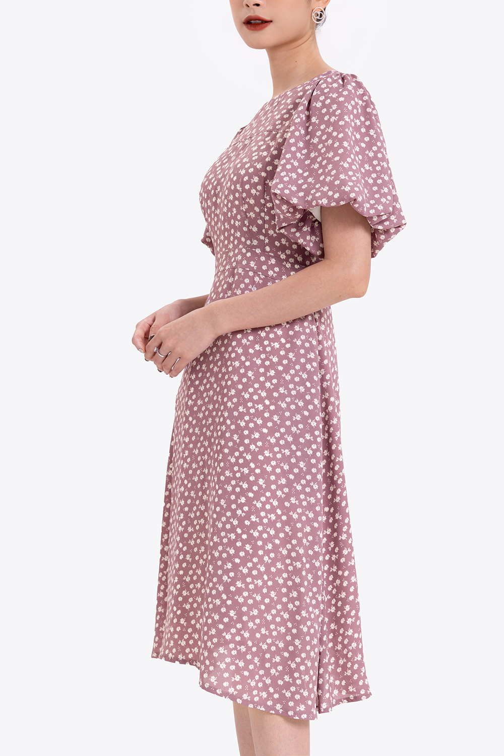 Đầm xòe hoa nhí cổ tròn tay phồng 