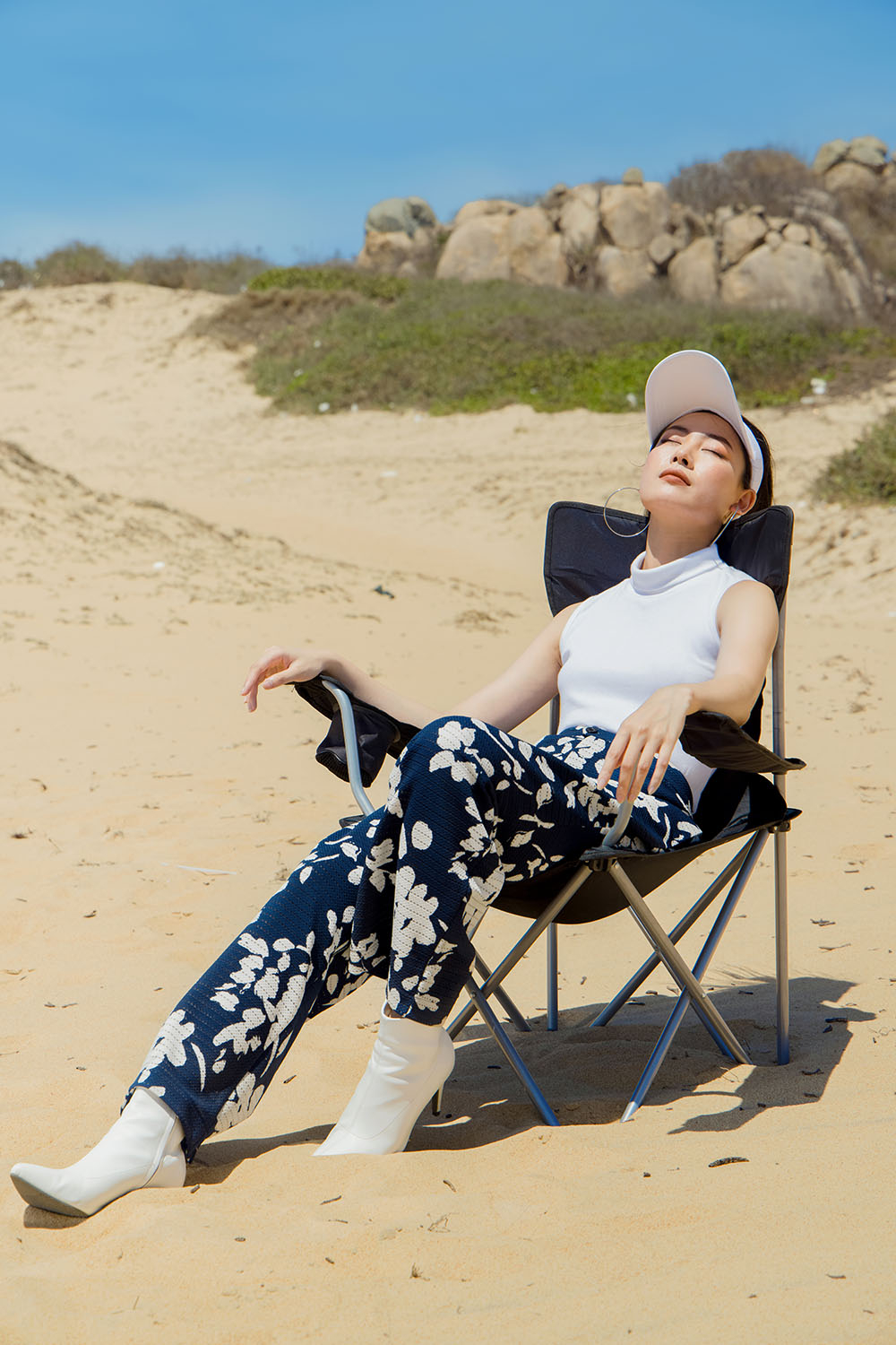 Quần ống suông họa tiết hoa 