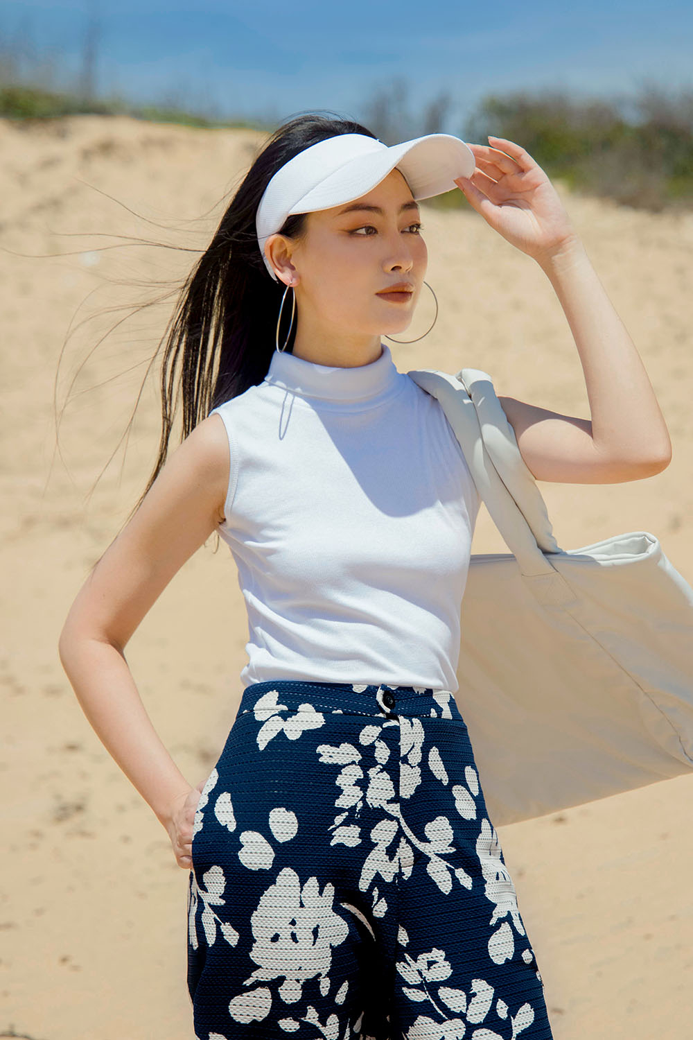 Áo thun cổ lọ không tay 