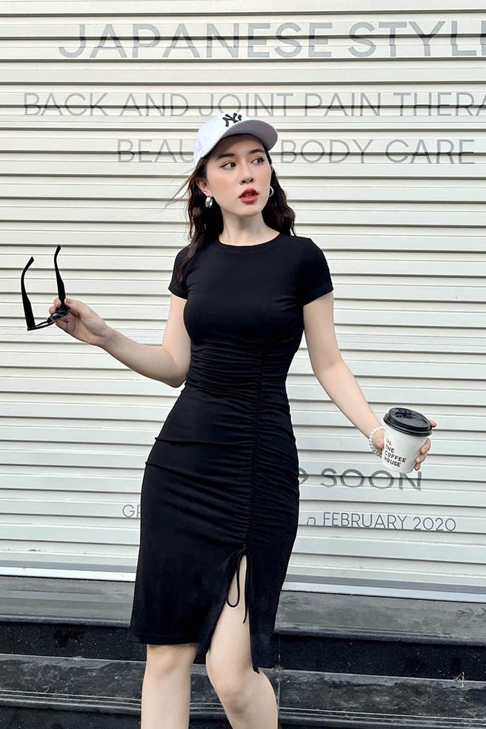 Váy đen xẻ ngực cá tính cực chất phong cách Hong Kong - Đầm, váy nữ |  ThờiTrangNữ.vn