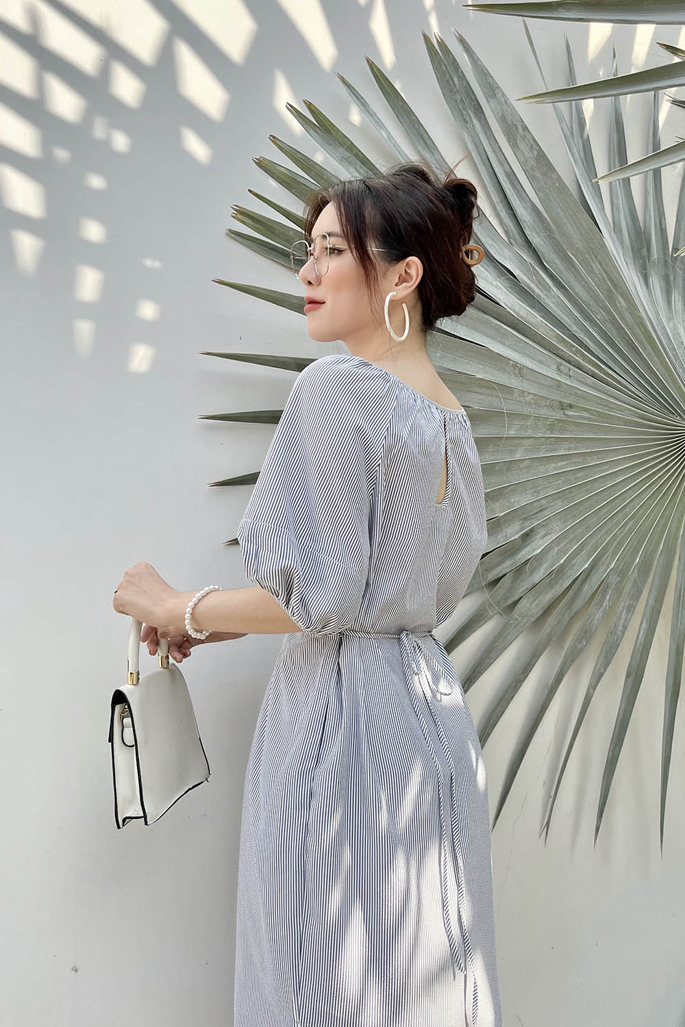 Đầm suông tay phồng eo phối dây nơ