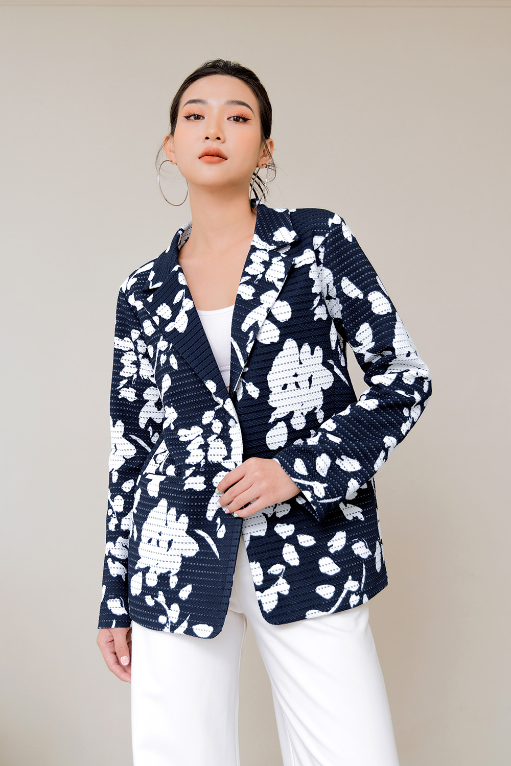 Áo khoác blazer họa tiết hoa 