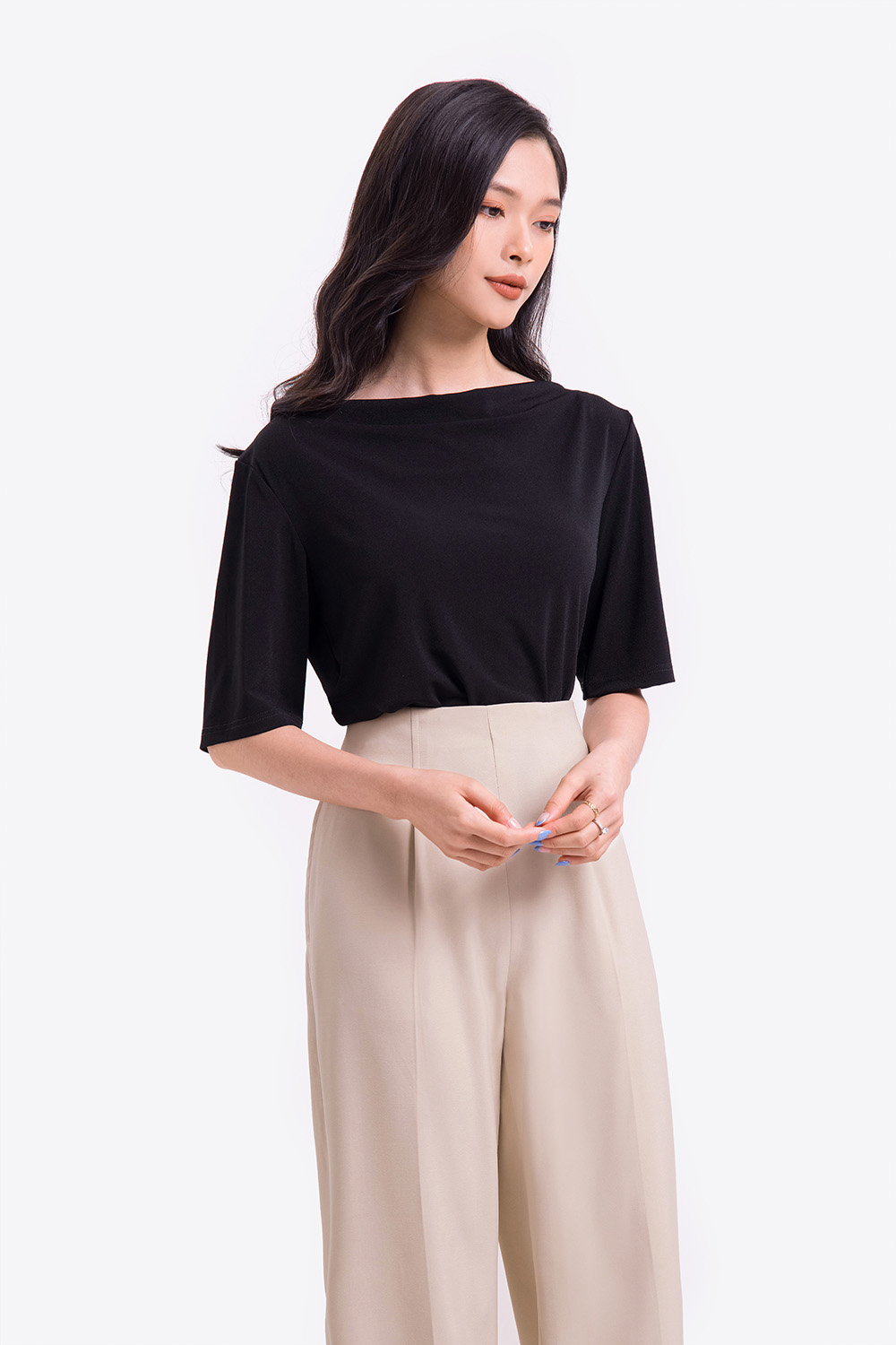 Áo kiểu nữ màu đen tay lỡ cổ thuyền 