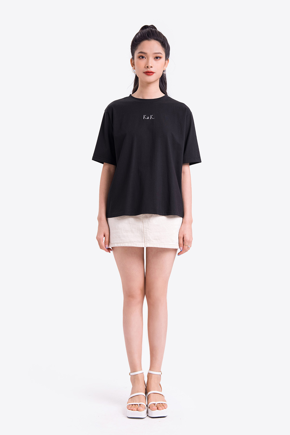 Áo thun nữ màu đen tay lỡ 