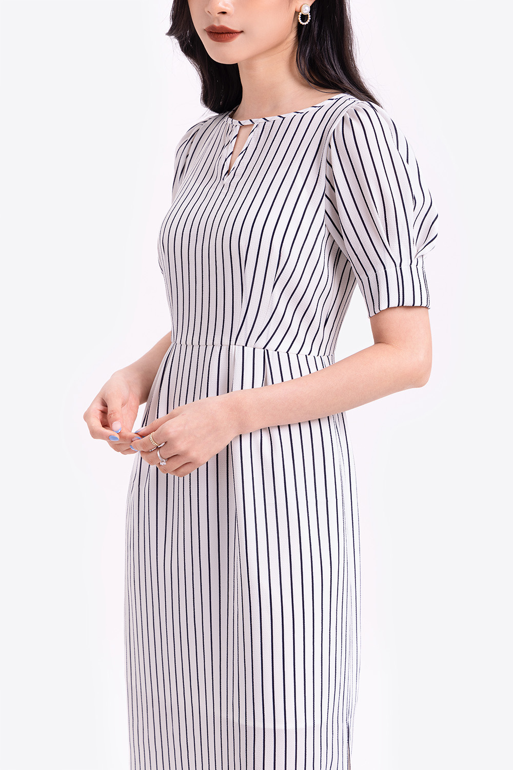 Đầm chữ A công sở họa tiết kẻ sọc 