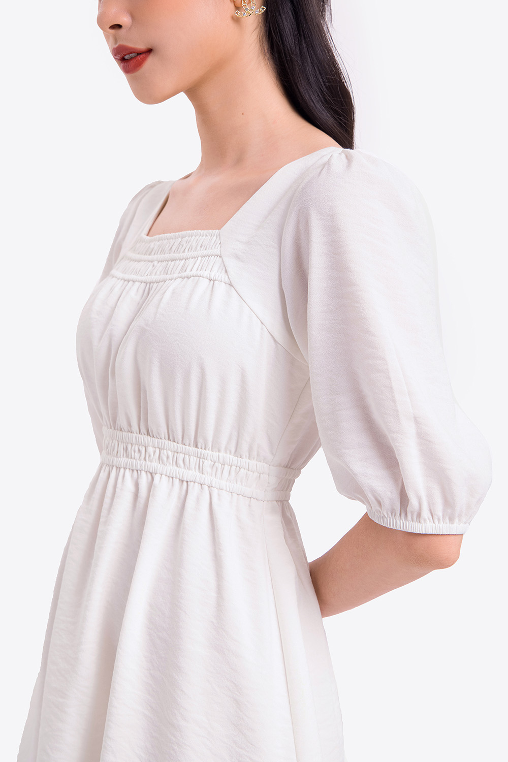 Đầm xòe trắng nhấn eo bo thun 