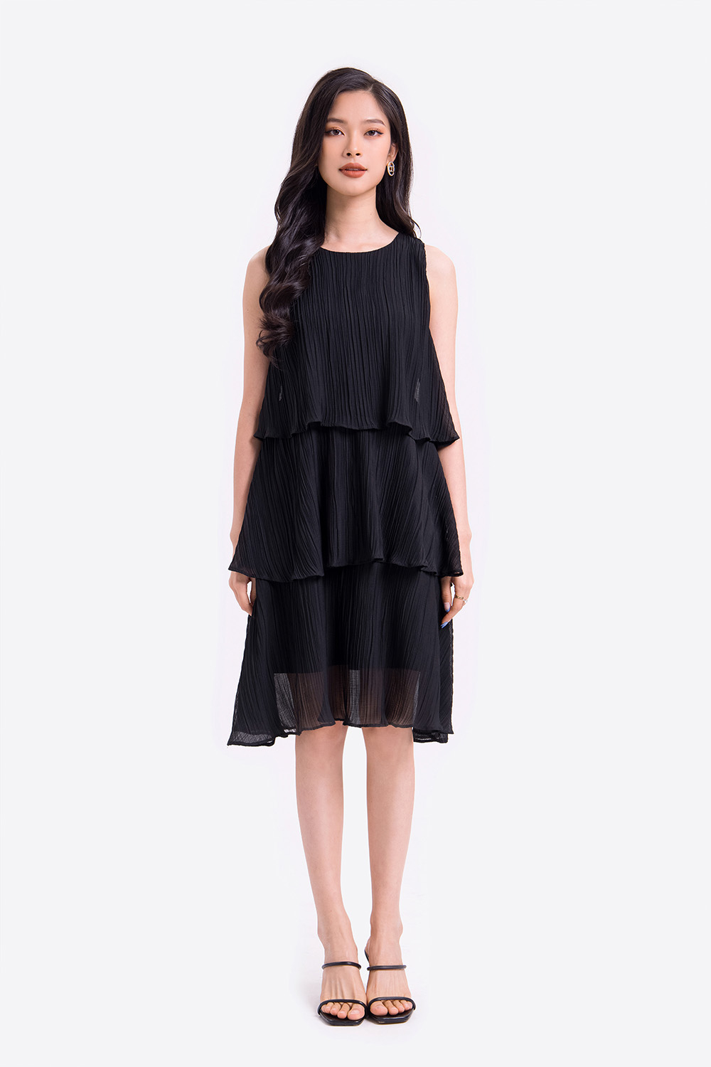 Đầm đen voan dập ly xếp tầng 