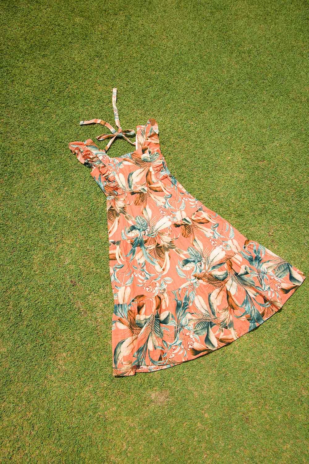 Đầm xòe họa tiết hoa sát nách 