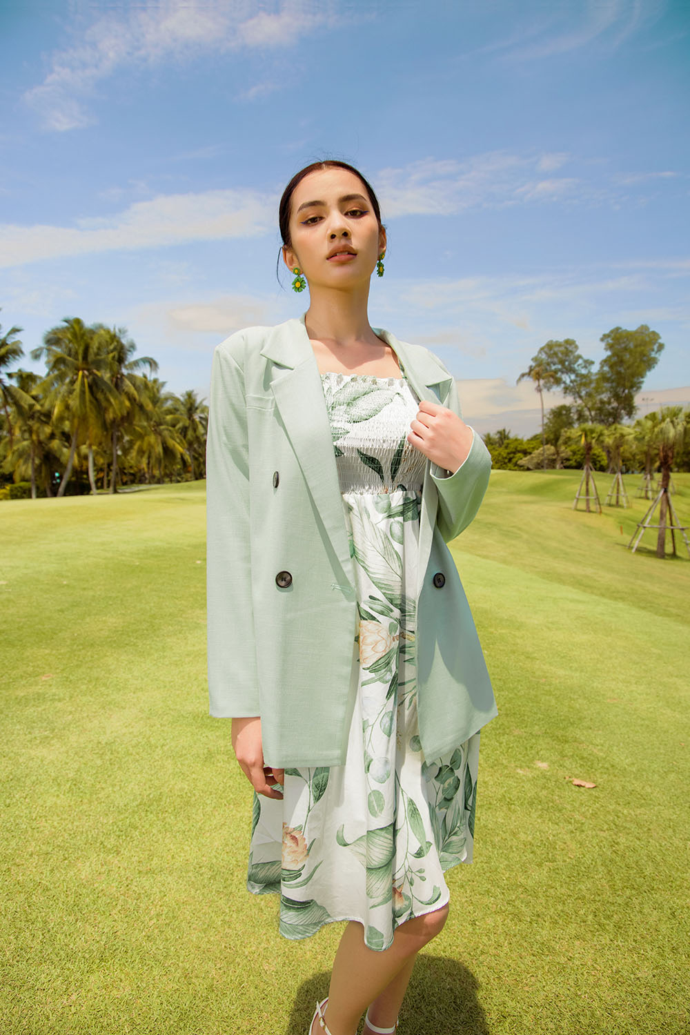 Áo khoác blazer xanh tay dài phối nút