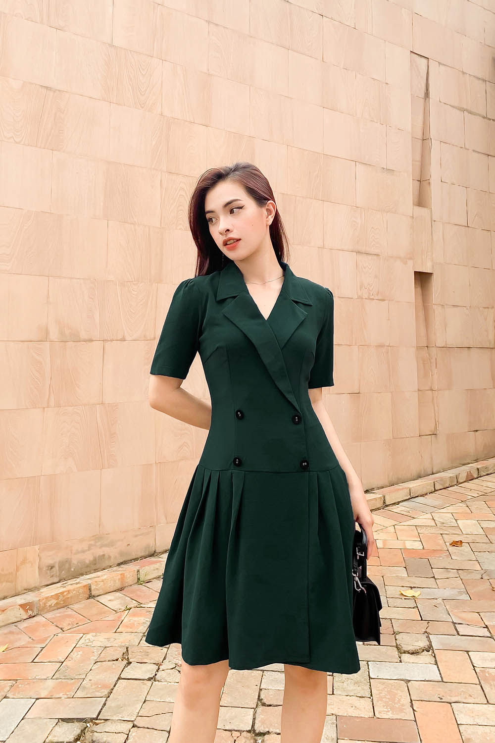 Đầm công sở nữ phom đuôi cá xếp ly 