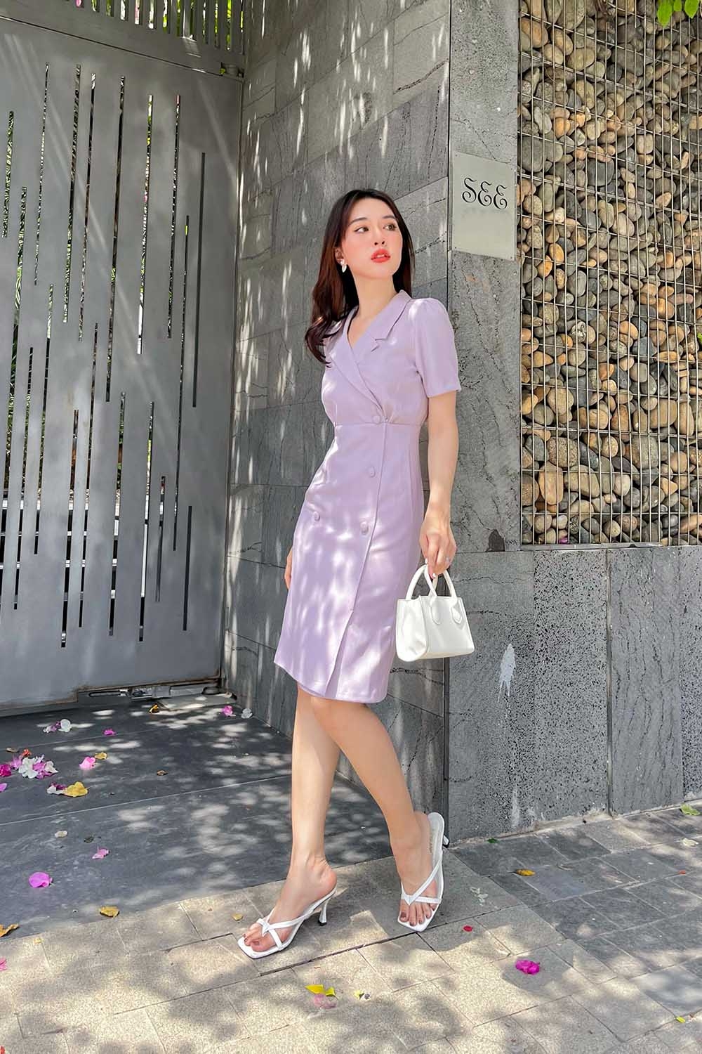 Đầm công sở cổ đan tông phối nút 