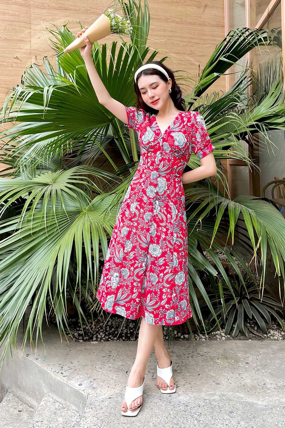 Đầm hoa công sở dáng chữ A đính nút 