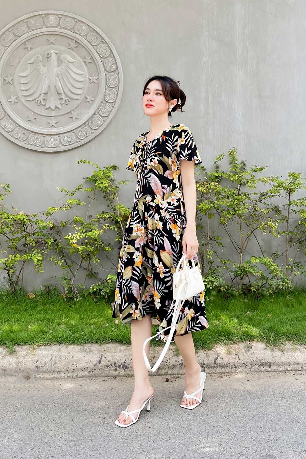 Đầm xòe xếp ly họa tiết hoa 