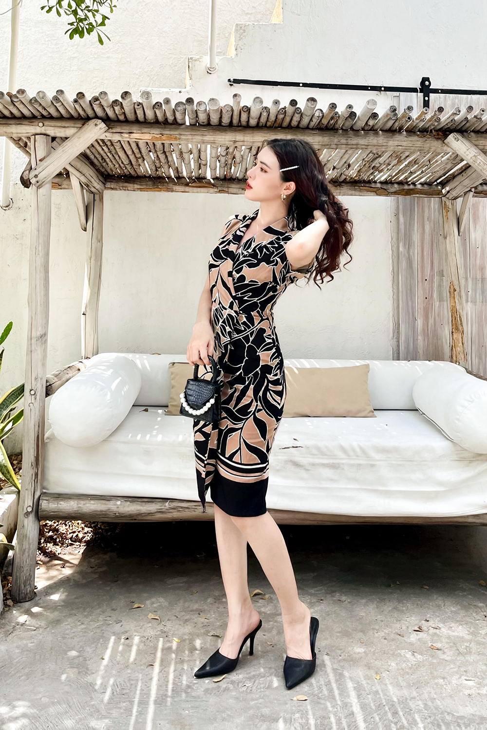 Đầm họa tiết dáng ôm sát nách