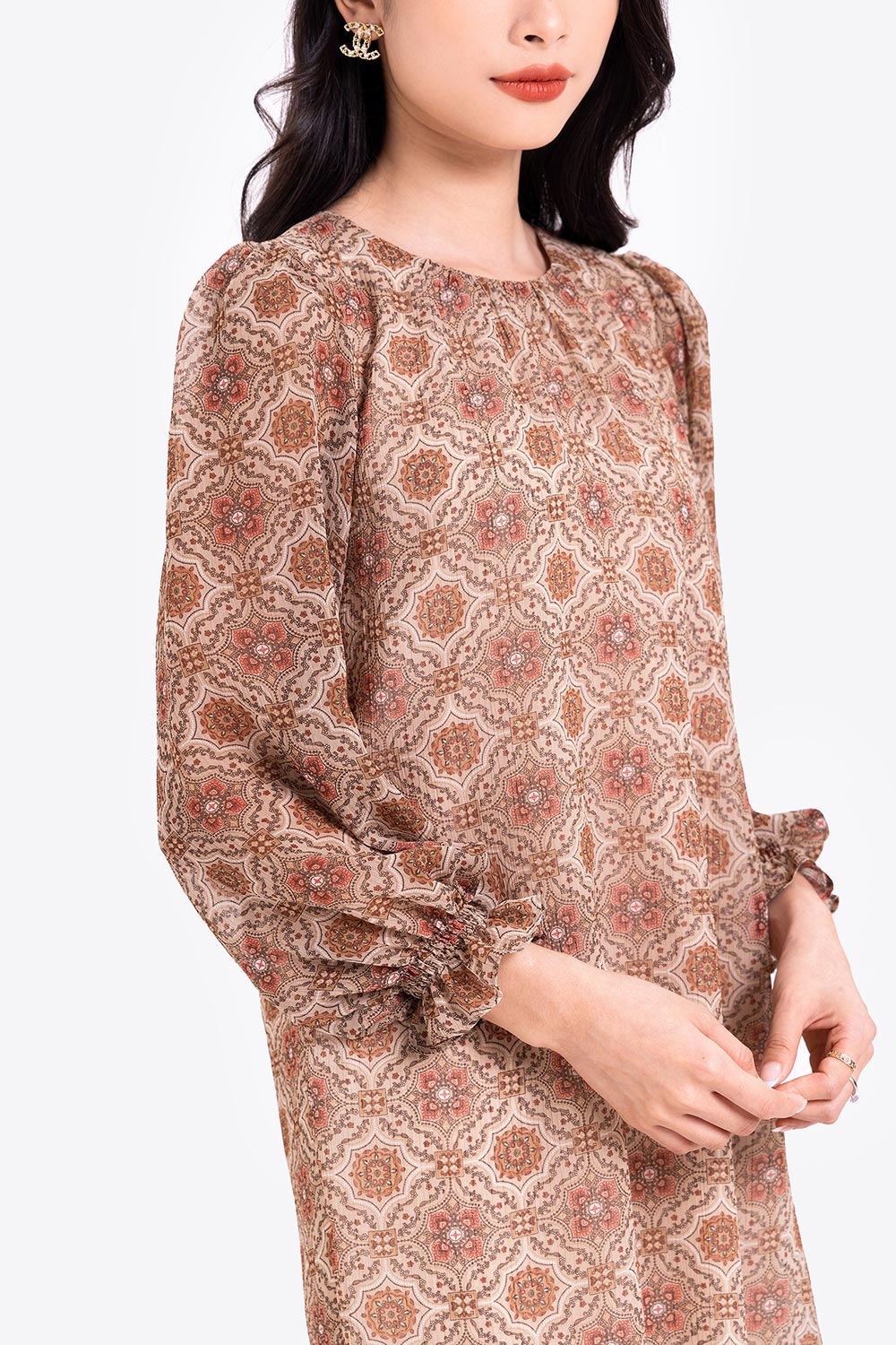 Đầm suông nữ họa tiết tay dài 