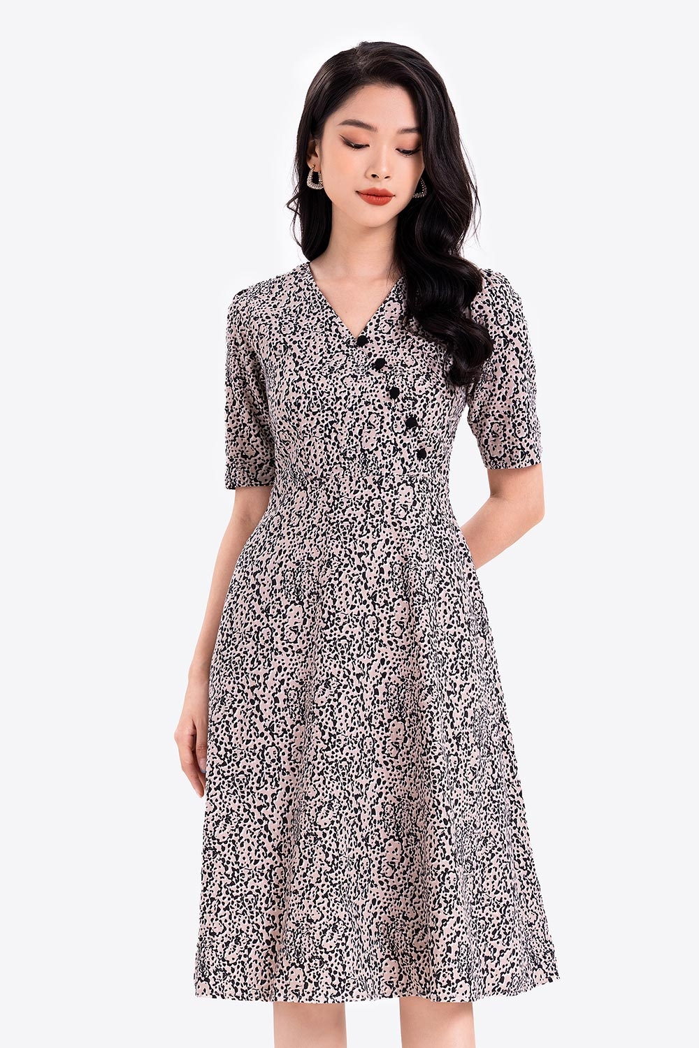 Đầm xòe công sở nữ cổ V phối nút 