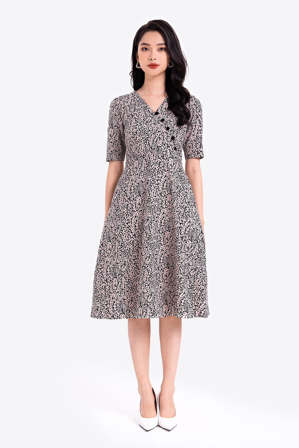 Đầm xòe công sở nữ cổ V phối nút 