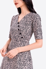 Đầm xòe công sở nữ cổ V phối nút 
