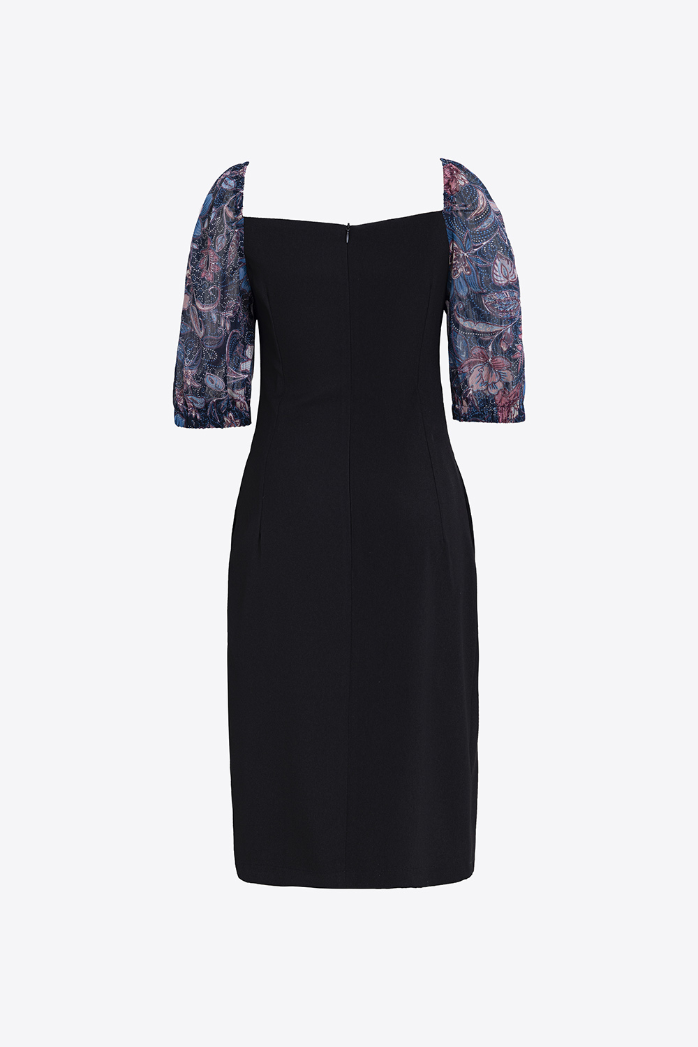 Đầm đen công sở phối hoa ngực xếp ly