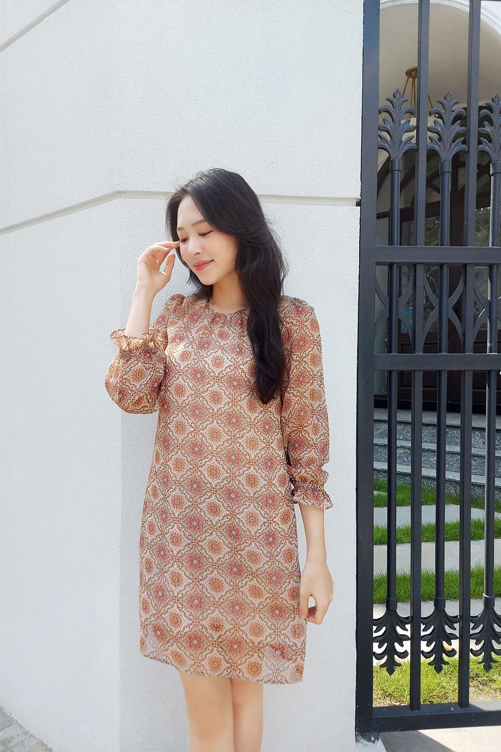 Đầm suông nữ họa tiết tay dài 