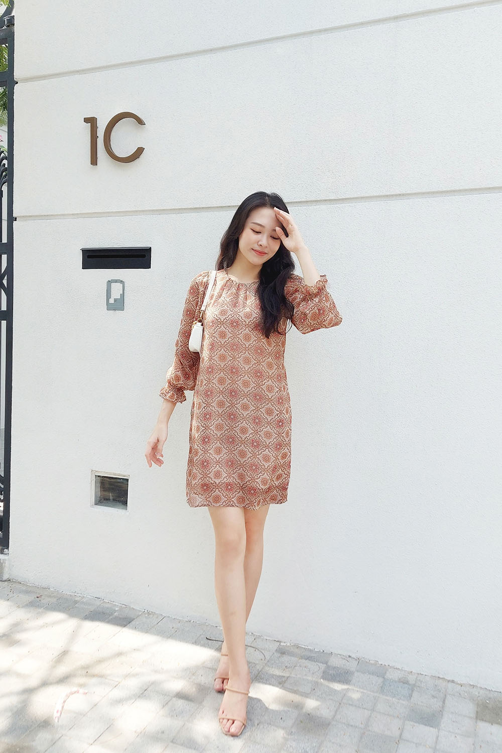 Đầm suông nữ họa tiết tay dài 