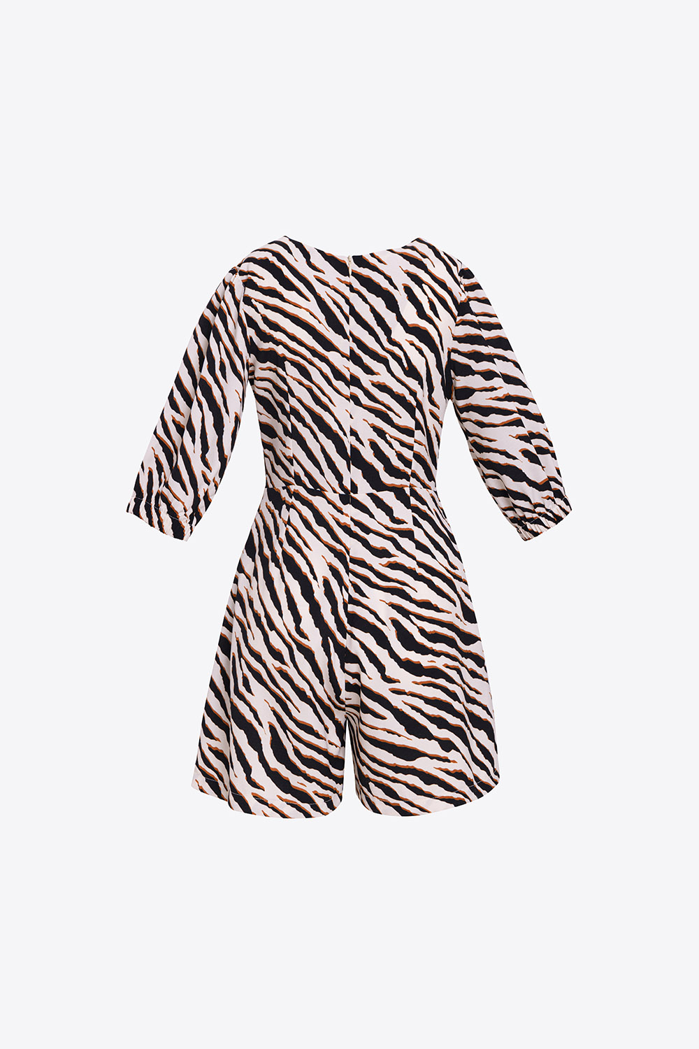 Jumpsuit ngắn họa tiết beo eo thắt nơ 