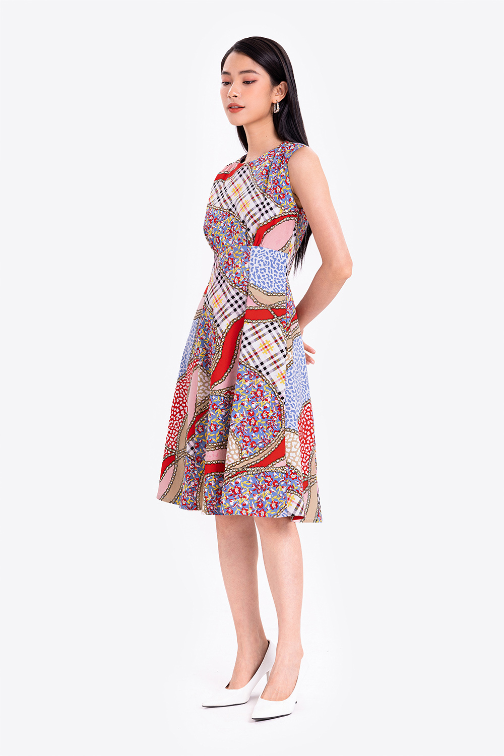 Đầm xòe sát nách họa tiết 