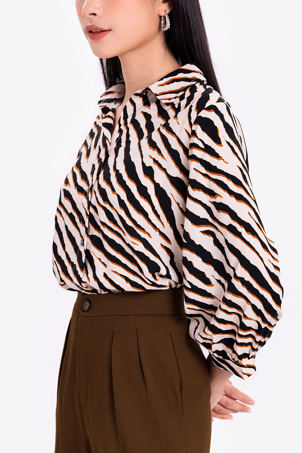 Áo sơ mi nữ công sở họa tiết beo