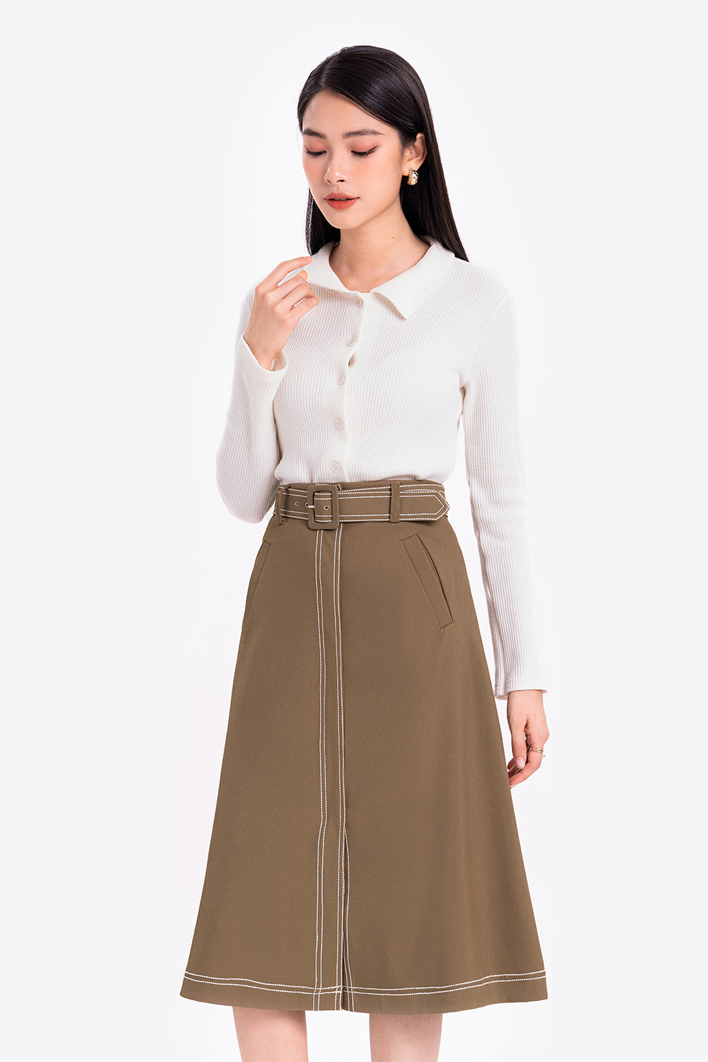 Áo thun ôm tay dài phối nút 