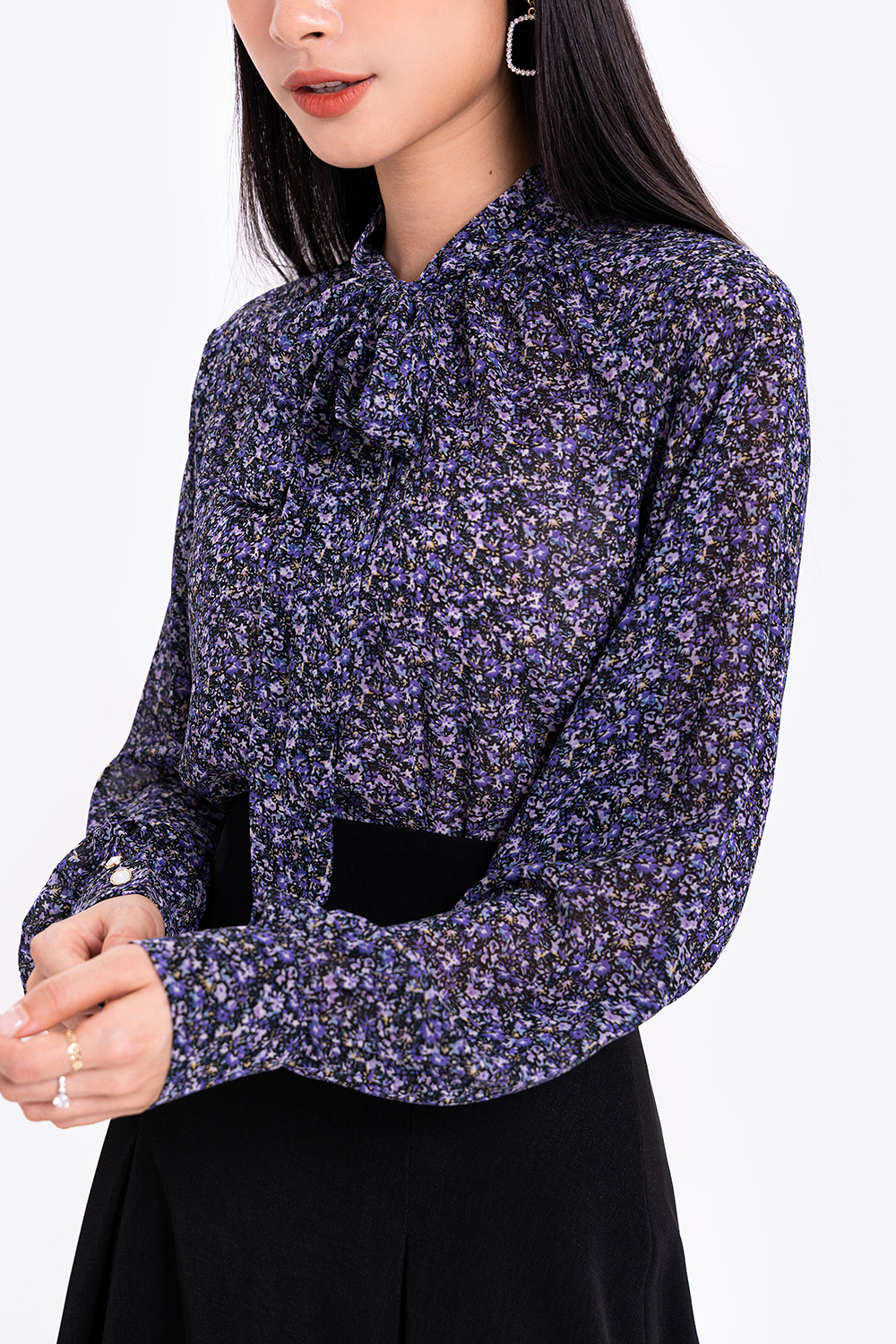 Áo sơ mi nữ voan hoa phối nơ cổ 