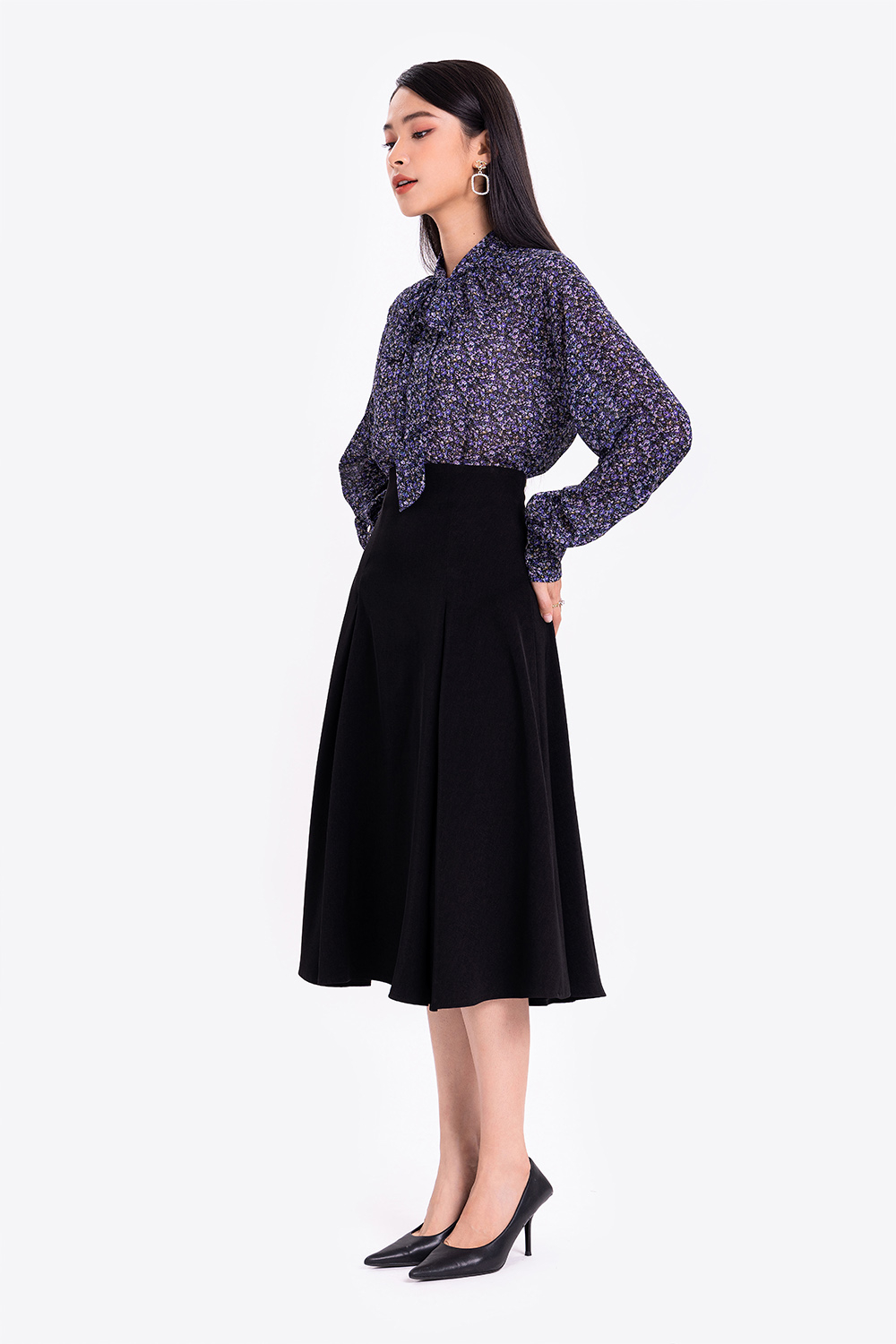 Áo sơ mi nữ voan hoa phối nơ cổ 