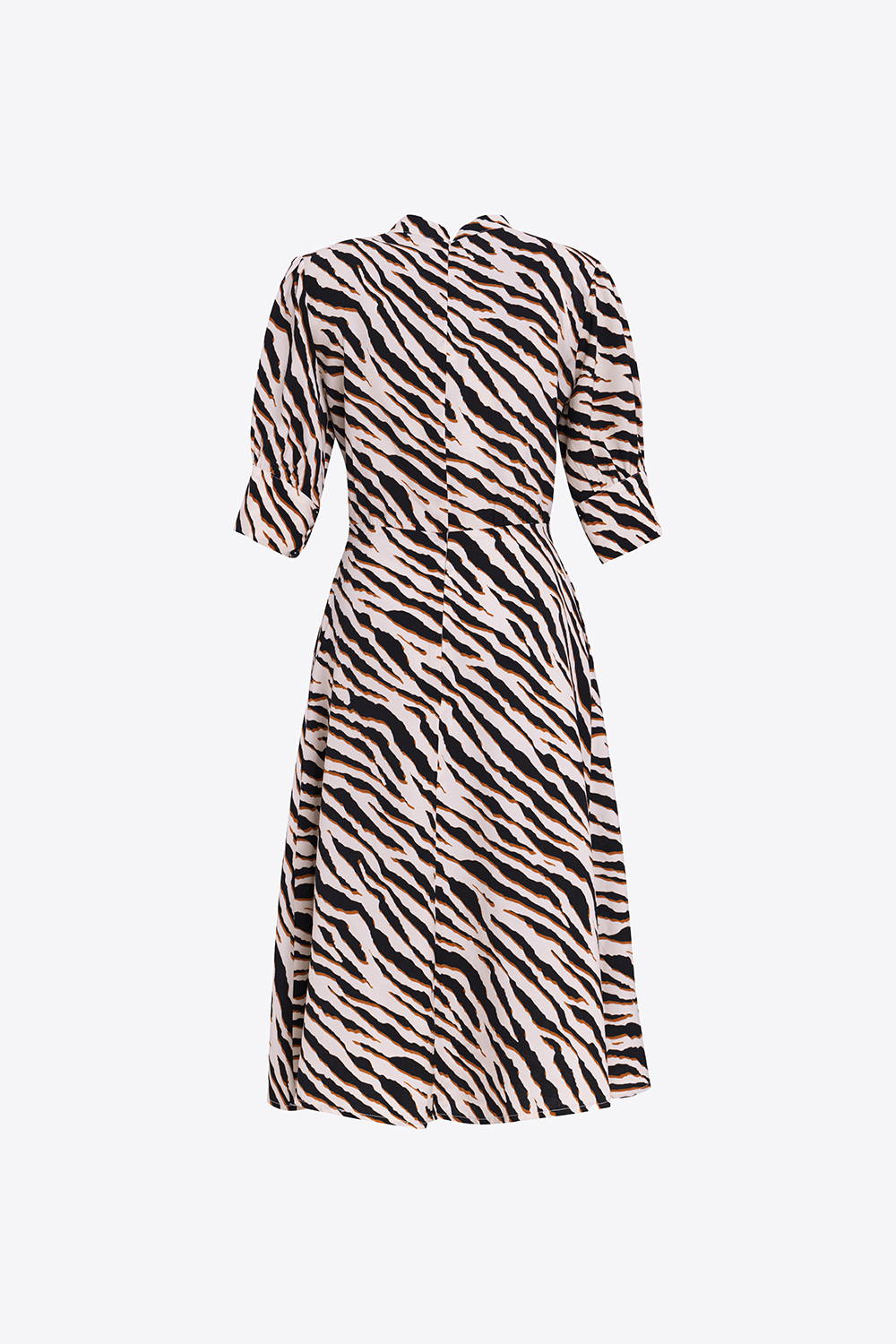 Đầm xòe tay lỡ họa tiết beo 