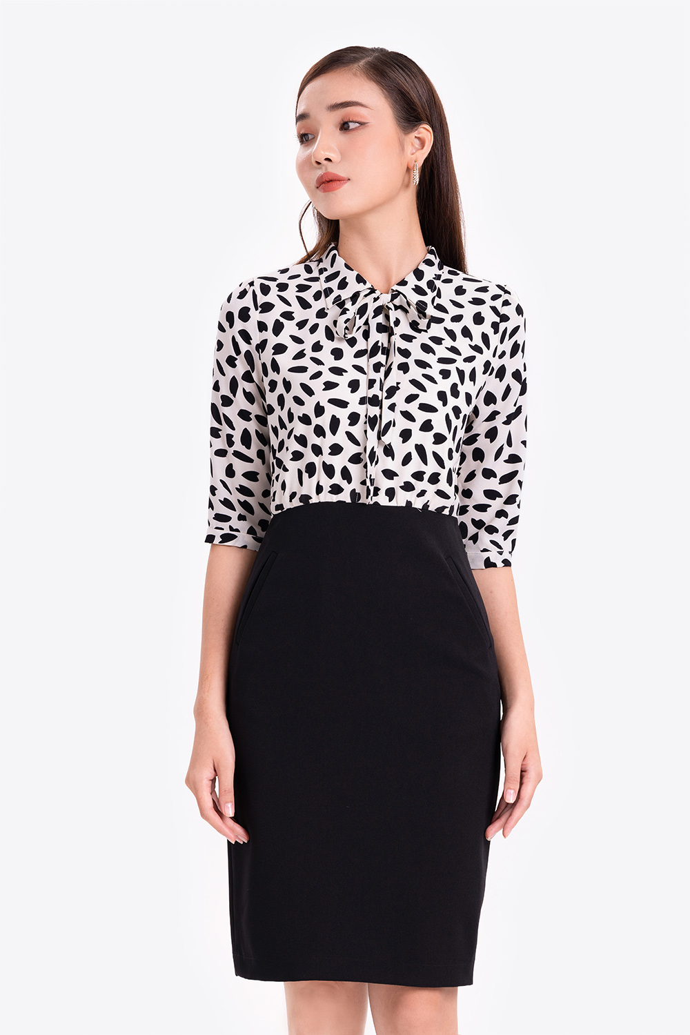 Đầm ôm công sở phối họa tiết 