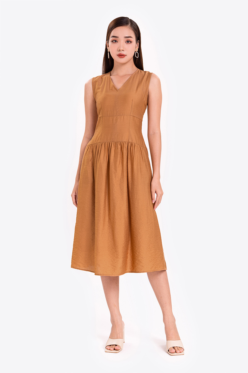 Đầm midi dáng xòe sát nách 