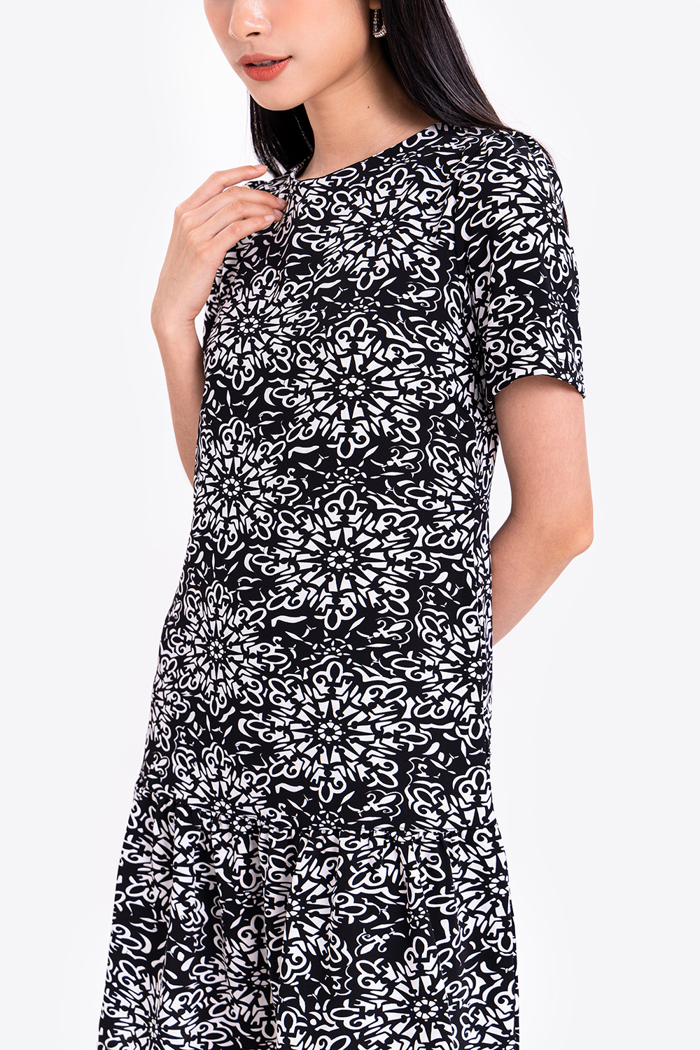 Đầm suông đuôi cá họa tiết 