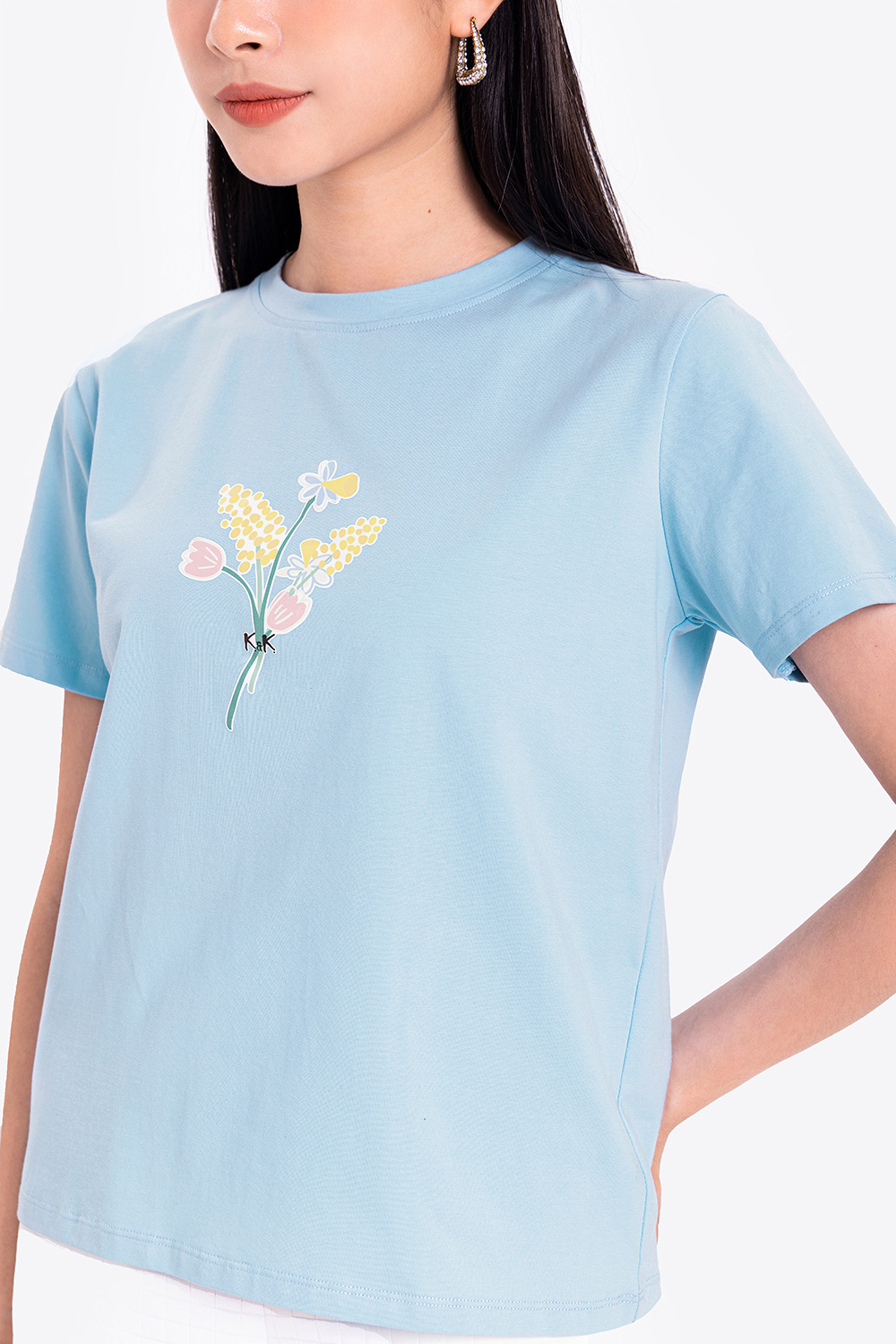 Áo thun nữ trơn màu in hoa đơn giản 