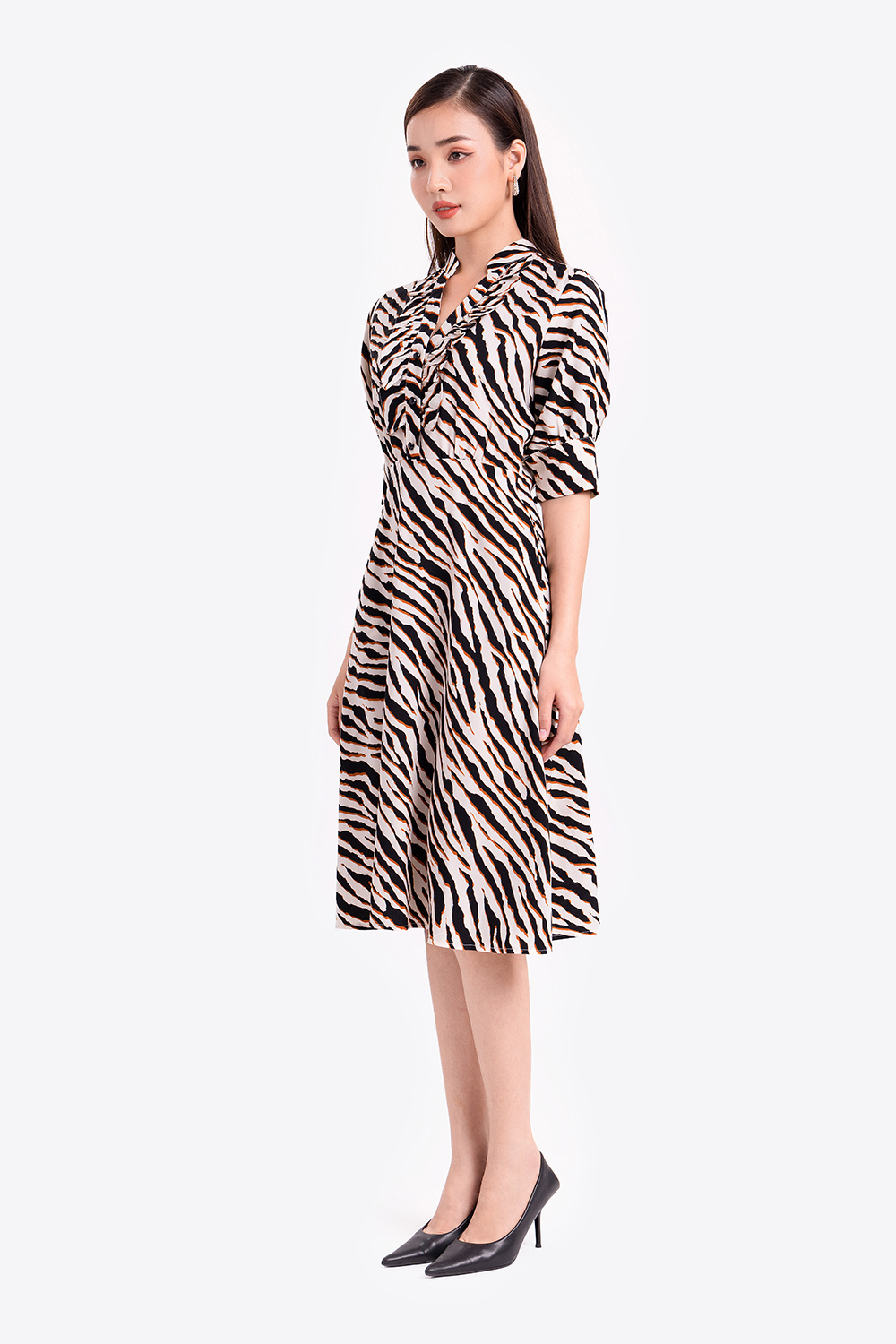 Đầm xòe tay lỡ họa tiết beo 