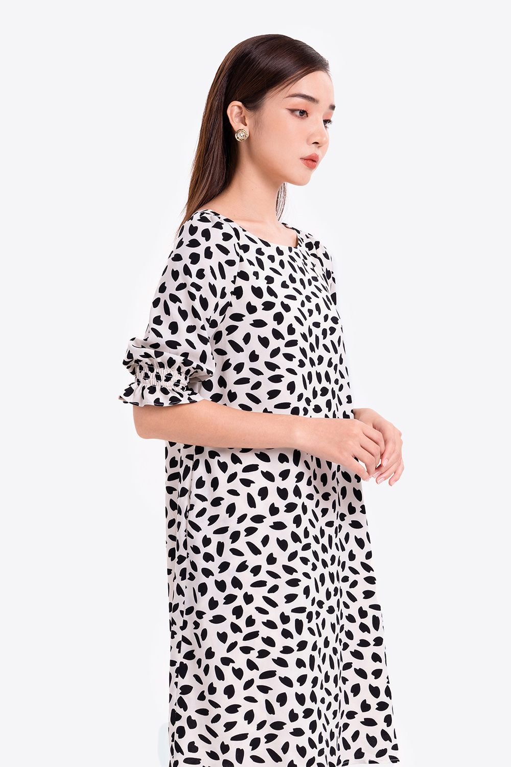 Đầm suông công sở họa tiết tay lỡ 