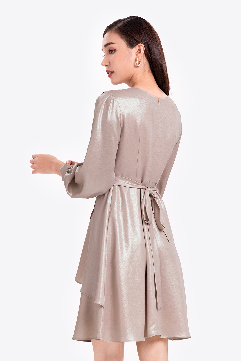 Đầm lụa dự tiệc dáng xòe tùng đắp chéo