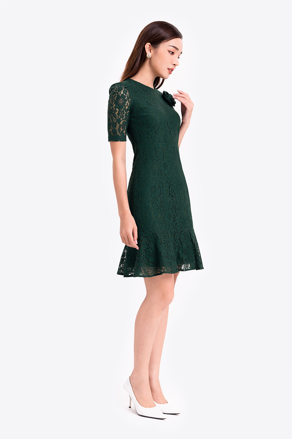 Đầm ren dự tiệc dáng ôm đuôi cá 