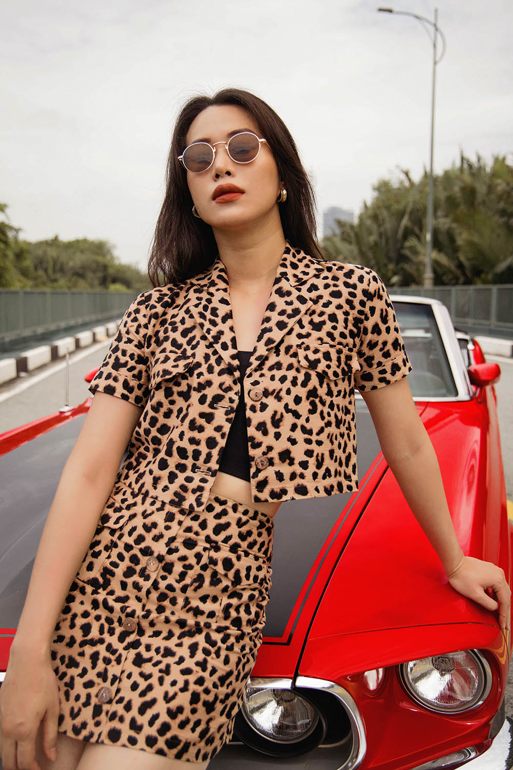 Chân váy mini họa tiết da beo 