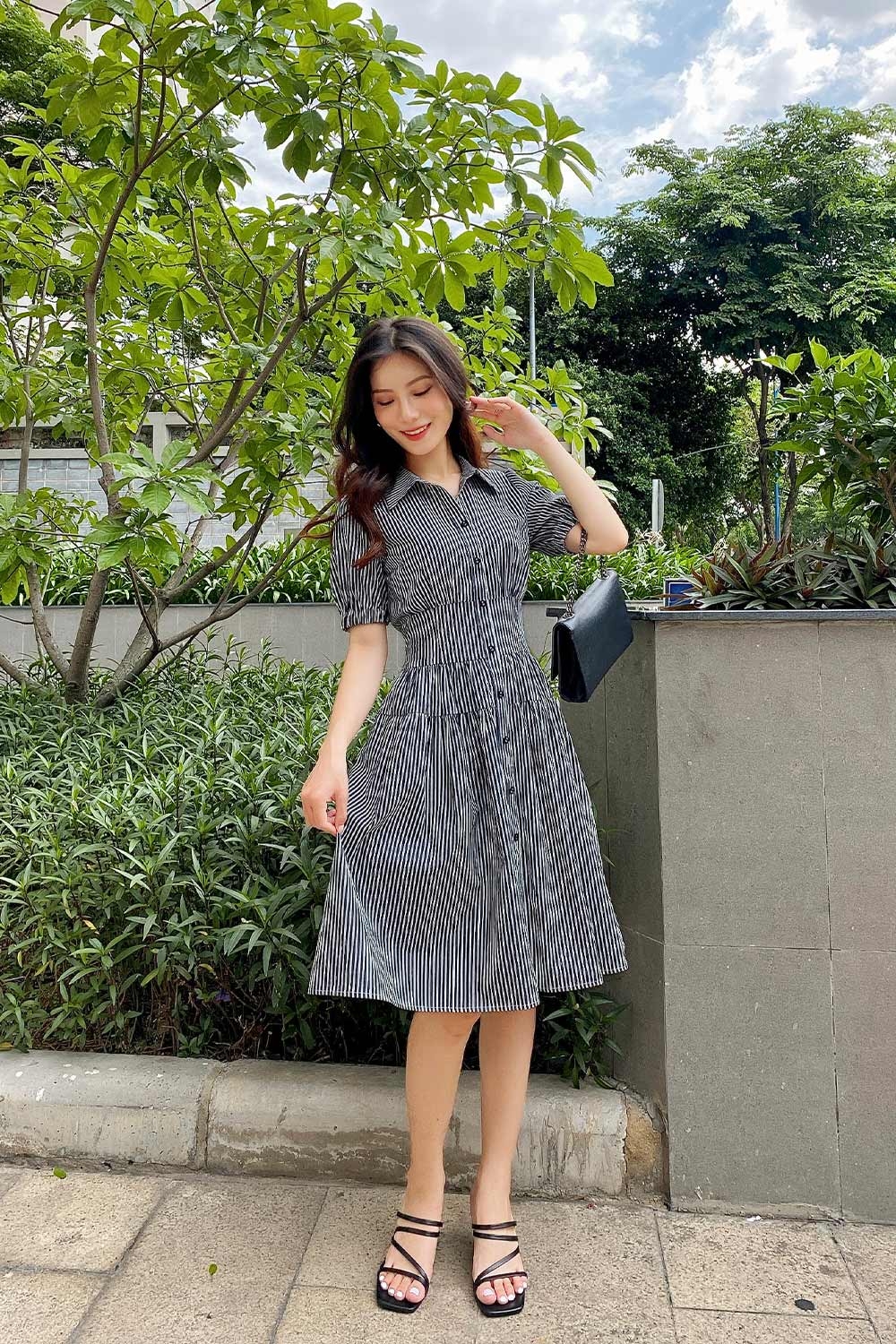 Đầm sơ mi xòe họa tiết caro 