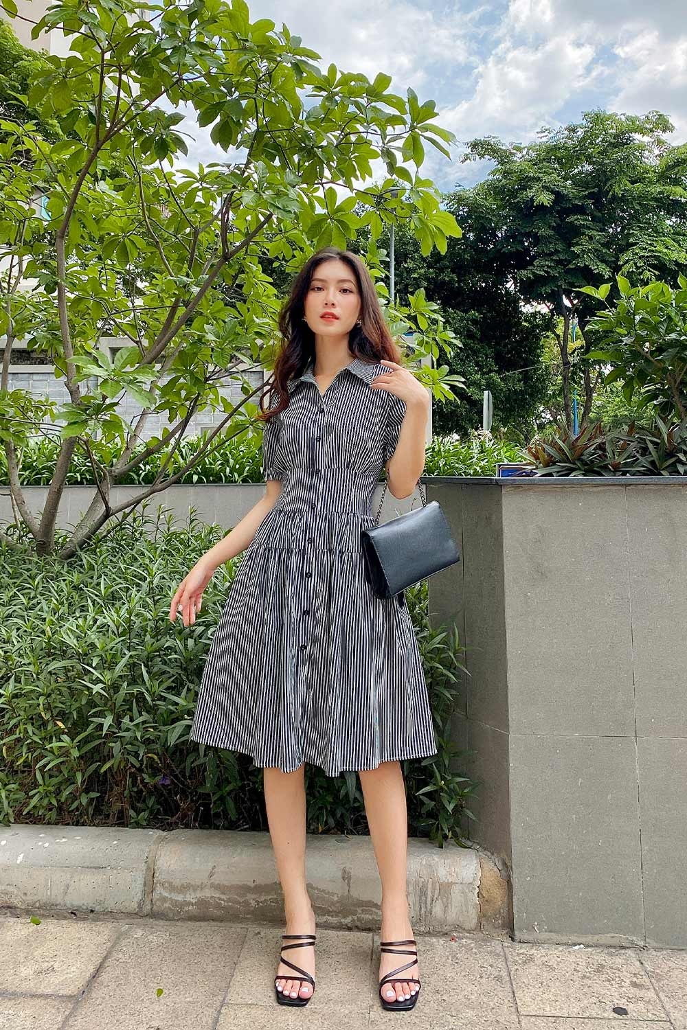 Đầm sơ mi xòe họa tiết caro 