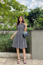 Đầm sơ mi xòe họa tiết caro 