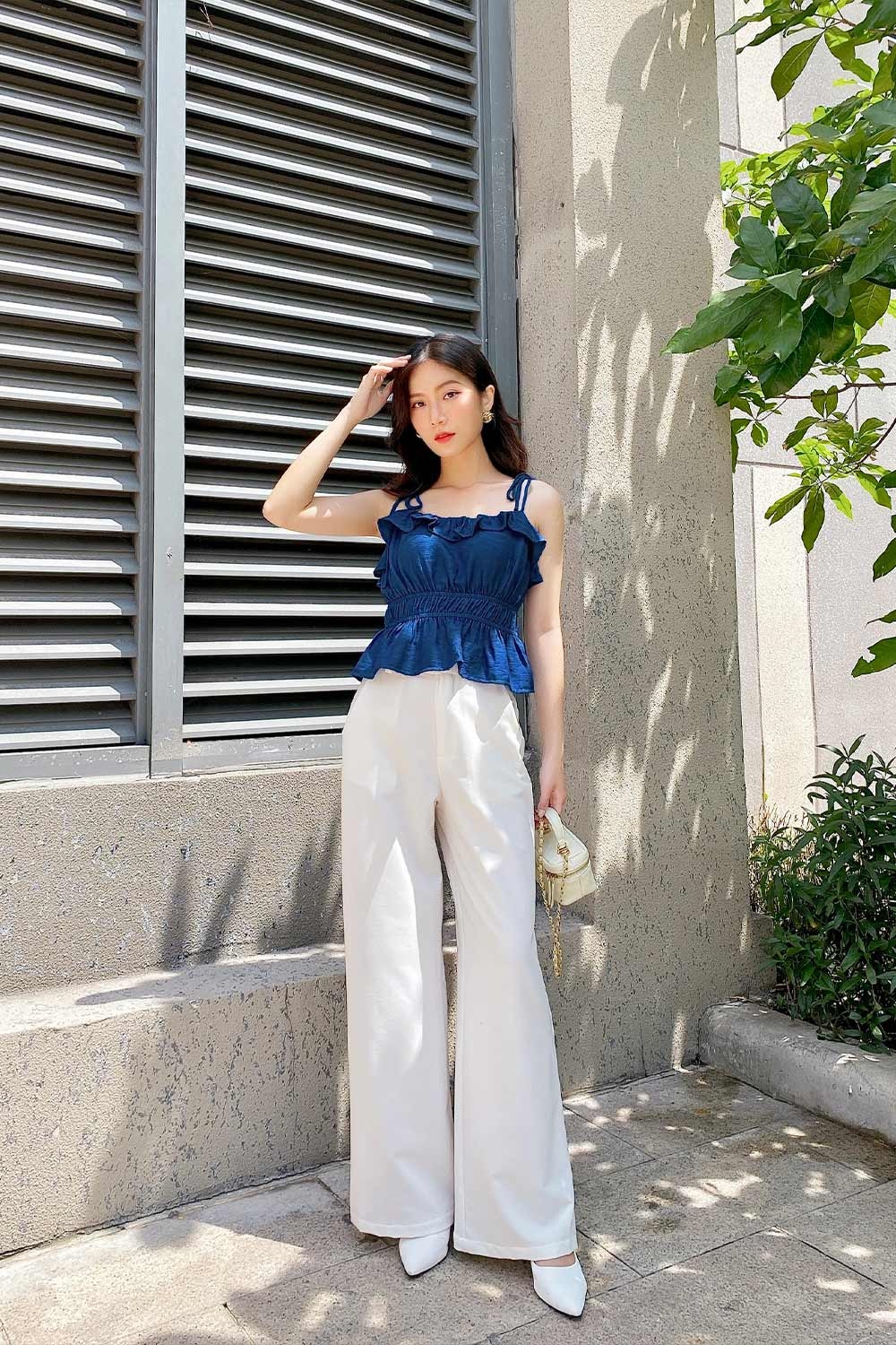 Áo 2 dây màu xanh nhún bèo 