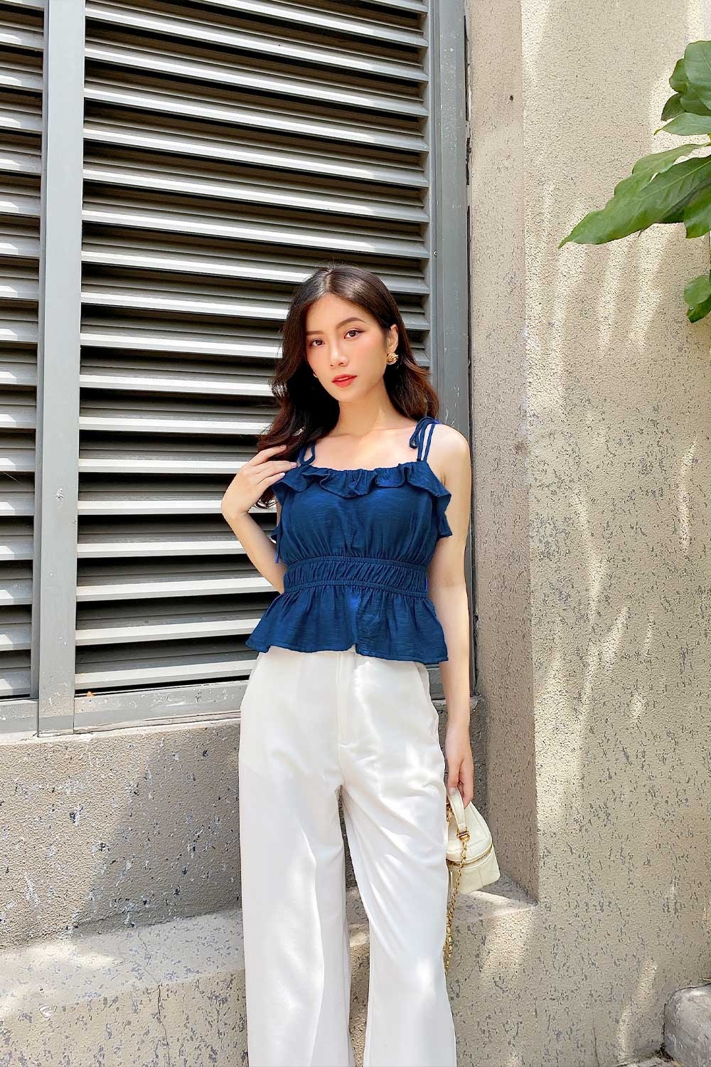 Áo 2 dây màu xanh nhún bèo 